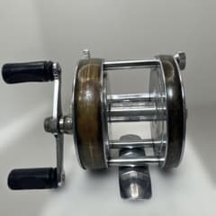 ABUスポーツ2100ヴィンテージ ベイトリール 両軸リール タ*い様 ABUスポーツ2100ヴィンテージ ベイトリール 両軸リール - メルカリ