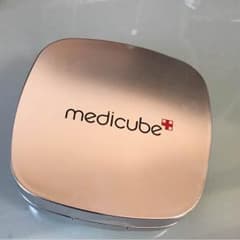 medicube ファンデーションのサムネイル