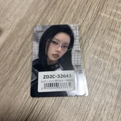 ILLIT ユナ　トレカ　NOT CUTE ANYMOREのサムネイル