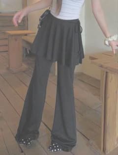スカート付き フレアパンツ グレーのサムネイル