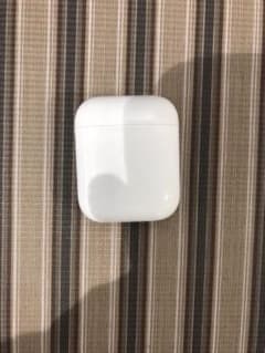 Apple AirPods 充電ケースのみのサムネイル