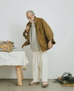 サイズ3 refomed リストパッチワイドシャツ シャツ カーキ リフォメッドのサムネイル