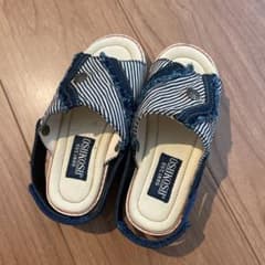 美品　17.0 cm  オシュコシュ お洒落　サンダル　ジーンズ