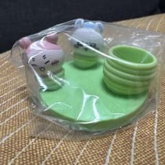 映画ちいかわ 人魚の島のひみつ デスクトップフィギュア　モモンガ＆古本屋のサムネイル