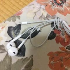 イヤホンのサムネイル
