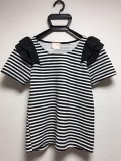 【美品】トップス ボーダー 半袖Tシャツ 肩フリルのサムネイル