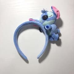 スティッチ ぬいぐるみ付きカチューシャ - メルカリ