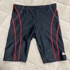 キッズ　NIKE  水着　130cmのサムネイル