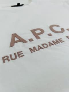 A.P.C. × BEAMS 別注 エンブロイダリーロゴ クルーネック Tシャツのサムネイル