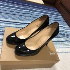 Christian Louboutinブラックパンプス サイズ36のサムネイル