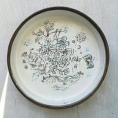 （新品未使用） やちむん 沖縄 プレート皿 7寸 花 蝶々