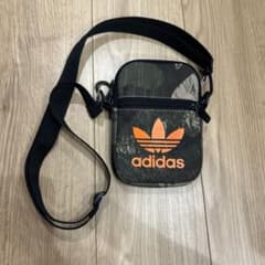 adidas カモフラージュ ショルダーバッグのサムネイル