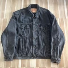 90.00s Levi