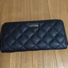 ベルシュカ財布のサムネイル