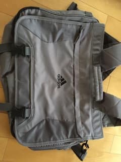 横型adidasリュックのサムネイル
