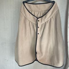 huguenot ユグノーフリース ベージュ ケープ ボタン付きおんぶ、抱っこのサムネイル