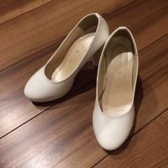 みーちん様専用☆エナメルパンプス 白 ウェディング靴のサムネイル
