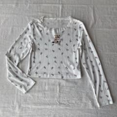 花柄 猫刺繍 長袖カットソー レースネックのサムネイル