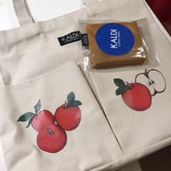 カルディエコバッグとリンゴバッグセット♡匿名即日発送のサムネイル