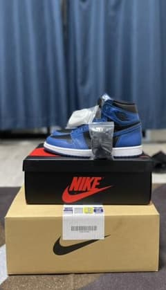 NIKEのサムネイル