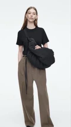 COS 黒 ショルダー　バッグ 大きめのサムネイル