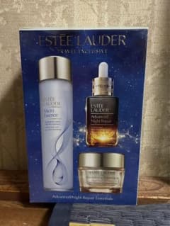 エスティーローダー　スキンケア3点セットTRAVEL EXCLUSIVEのサムネイル