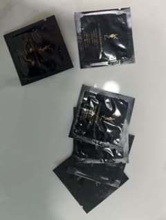 イヴ・サンローラン オールアワーズリキッドファンデーション試供品1ml x6個のサムネイル