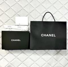 【美品】CHANEL バック　空箱　マグネット式　2個セット 美品】CHANEL シャネル マグネット式空箱＆紙袋 リボン付き - メルカリ