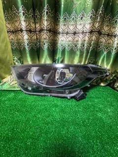 Toyota MXPH10 Yaris Headlightのサムネイル