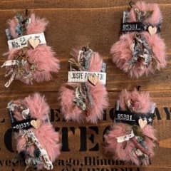 デニムリメイク★リアルファー引き揃え糸チャーム 革タグ№6 デザインタグ ファーと引き揃え糸のタグ 革タグレザータグ デニム