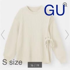 お値下げ！新品未使用　GU ジーユー　ミニケーブルサイドリボンセーター　Sサイズのサムネイル