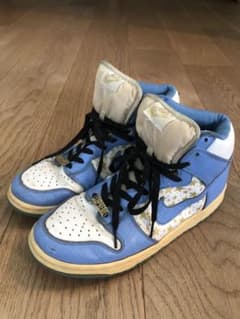 【NIKE DUNK HI SB SUPREME ナイキ ダンク シュプリーム】のサムネイル