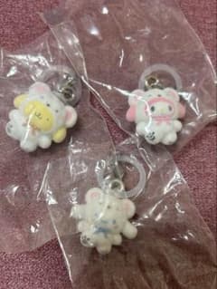 本日限定お値下げふわふわスノー　サンリオ　めじるしアクセサリーのサムネイル
