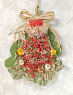 ススキと南天の実、ユーカリの スワッグ ドライフラワー クリスマス