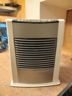 札幌発サンポットFF温風石油ストーブ！品番「FF‐632TL」2012年式中古品 札幌発サンポットFF温風石油ストーブ！品番「FF‐632TL」2012年式中古品