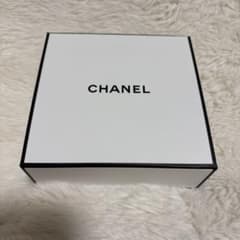 CHANEL ギフトボックス ホワイトのサムネイル