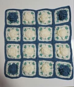 ハンドメイド かぎ針編み モチーフ編み ローズ柄のサムネイル