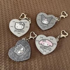 サンリオキャラクターズ ハート型アクリルキーホルダー 4種セット　ガチャガチャのサムネイル