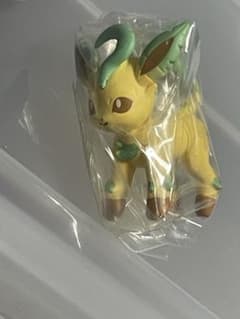 [新品]ポケモン つまんでつなげてマスコット　リーフィア　ボールチェーンverのサムネイル