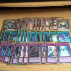 遊戯王 ブラックマジシャン デッキ スリーブあり セールのサムネイル