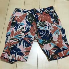 ショートパンツ 花柄のサムネイル