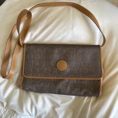 GUCCI ロゴ入りブラウンショルダーバッグのサムネイル