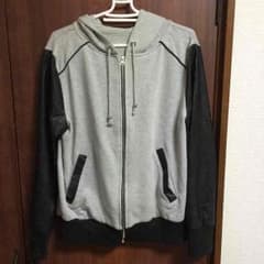 【プロフ読んでから購入してくださいさん専用】フェイクレザー切り返しパーカーのサムネイル