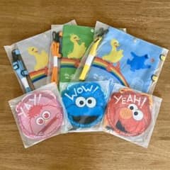 ユニバ　ポーチ　チケットホルダー　usj セサミストリート　近鉄ホテル　非売品のサムネイル