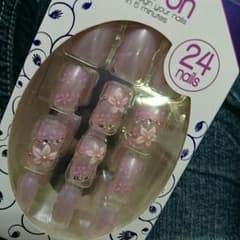 引越しsale!!新品☆ネイルチップ☆のサムネイル