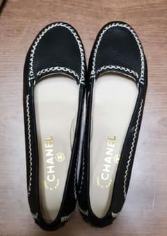 CHANEL ブラックレザー ローファー 36のサムネイル