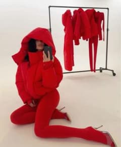 【ティッティさん専用】khy フード付きレッドダウンジャケットM sizeのサムネイル