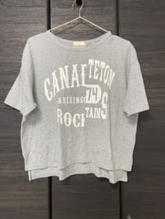 earth music&ecology ロゴプリント　半袖Tシャツのサムネイル