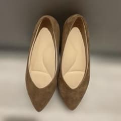 ポインテッドトゥパンプス　フラットシューズ　ベージュ　使用回数2回のサムネイル