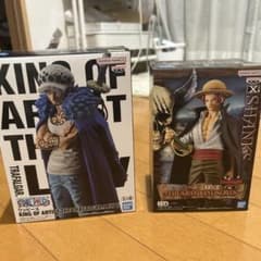 ワンピース フィギュア トラファルガー・ロー シャンクス 2種セットのサムネイル